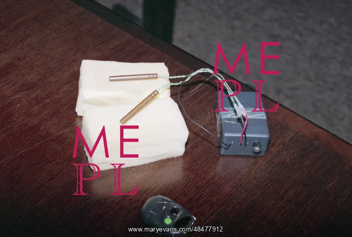 : Explosive device : Explosive device