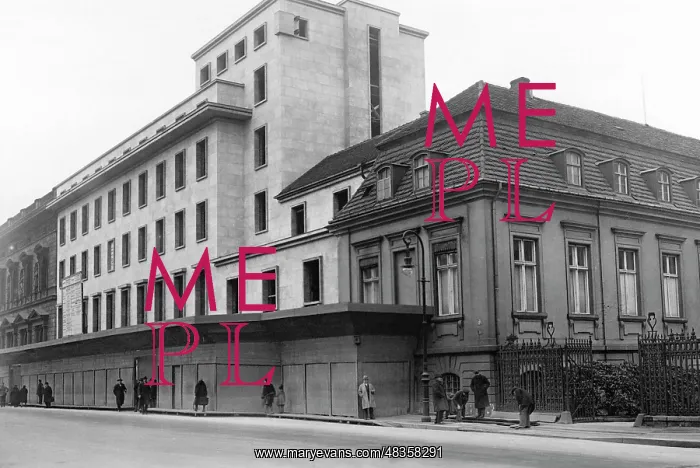 : The extension of the Reich Chancellery in Berlin : The extension of the Reich Chancellery in Berlin