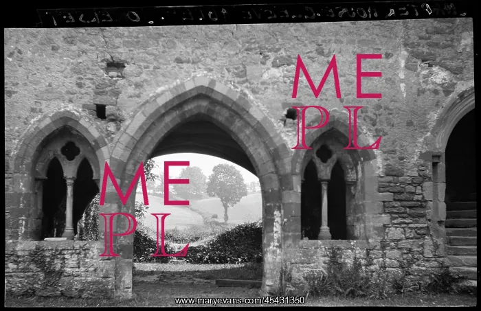 : External view of the chapter house in Cleeve Abbey : External view of the chapter house in Cleeve Abbey