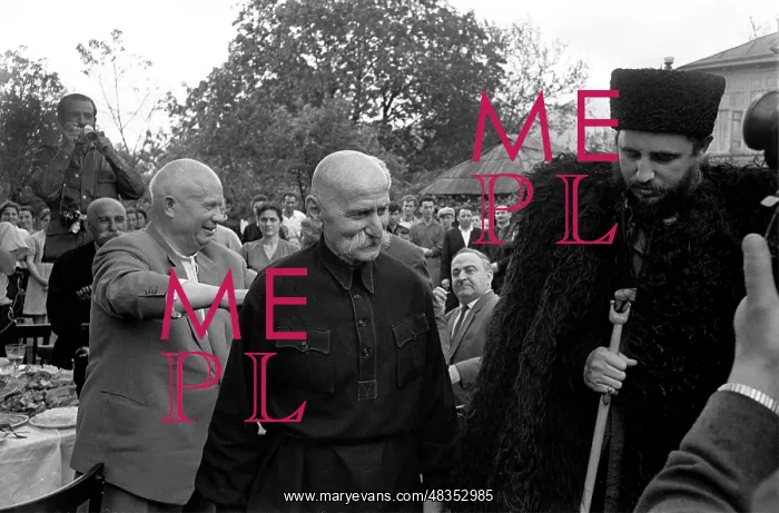 : F. Castro visiting Moscow : F. Castro visiting Moscow