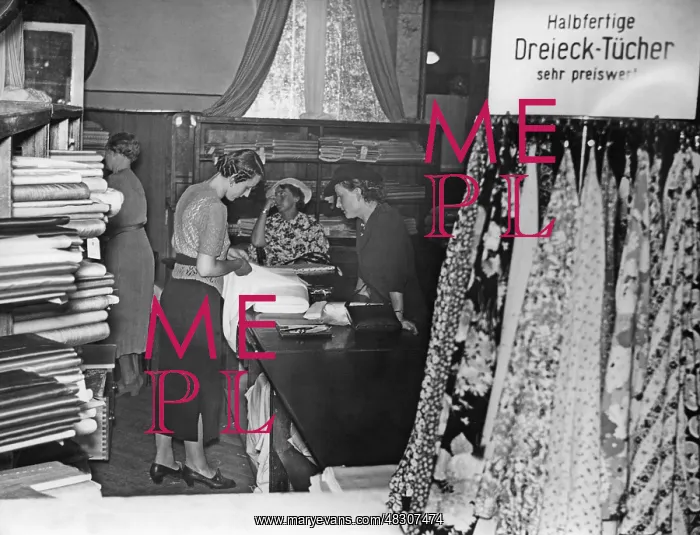 : Fabric shop in Berlin, 1938 : Fabric shop in Berlin, 1938
