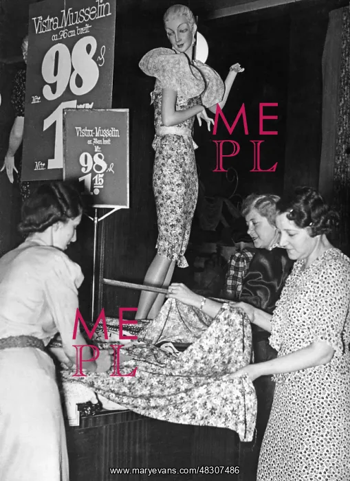 : Fabric shop in Berlin, 1938 : Fabric shop in Berlin, 1938
