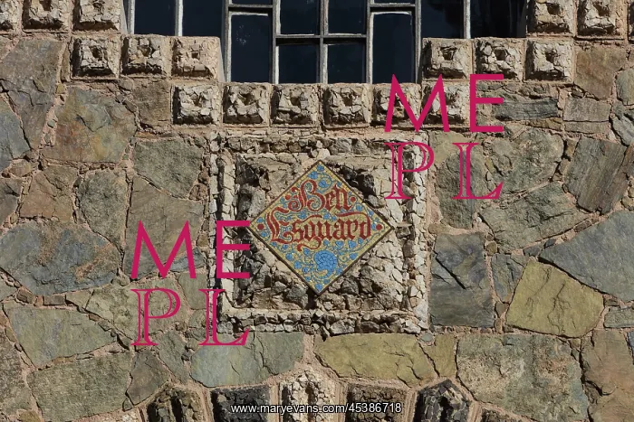 : Facade mosaic, Torre Bellesguard, Barcelona : Facade mosaic, Torre Bellesguard, Barcelona