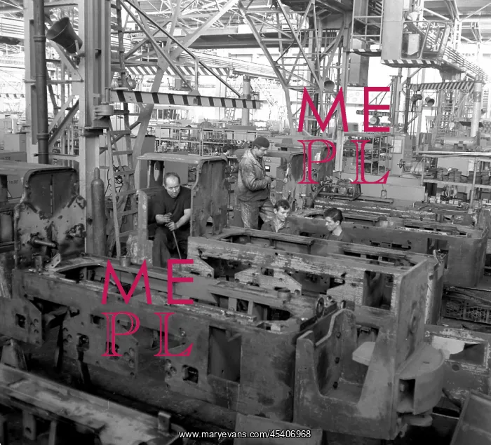 : Factory - locomotive repair - broken : Factory - locomotive repair - broken