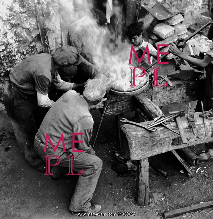 : Italy. Factory of Sicilian carriages : Italy. Factory of Sicilian carriages