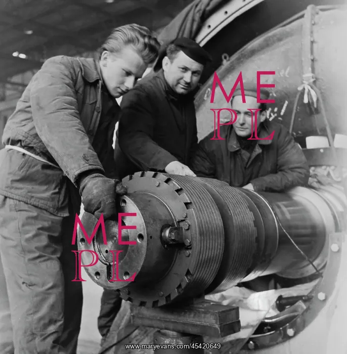 : Factory - worker - machine - metal - repair : Factory - worker - machine - metal - repair