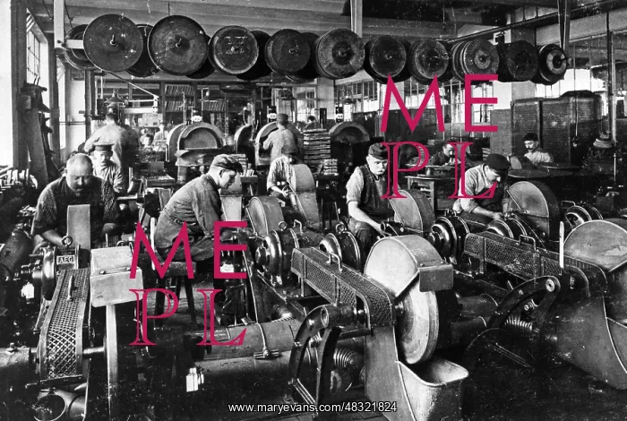 : Factory workers in Germany, 1919 : Factory workers in Germany, 1919