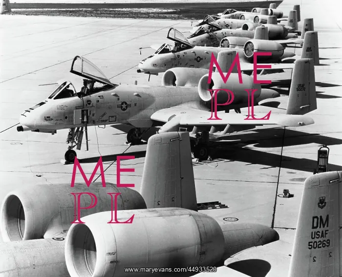 : Fairchild A-10 Thunderbolt II / 2 : Fairchild A-10 Thunderbolt II / 2