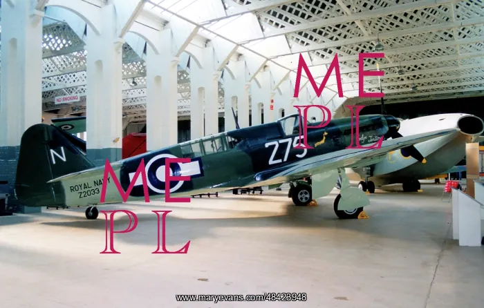 : Fairey Firefly FR.1 Z2033 : Fairey Firefly FR.1 Z2033