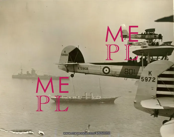 : Fairey Swordfish I of No 823 Squadron from HMS Glorious : Fairey Swordfish I of No 823 Squadron from HMS Glorious