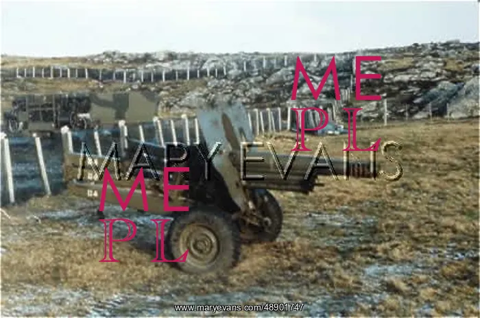 : FALKLANDS / HOWITZER : FALKLANDS / HOWITZER
