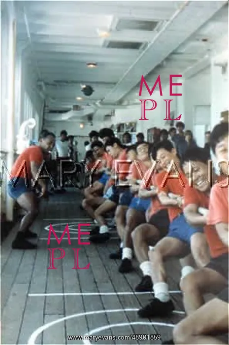 : FALKLANDS / TUG OF WAR : FALKLANDS / TUG OF WAR