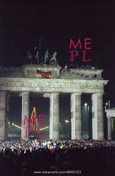 : Fall of the Berlin Wall : Fall of the Berlin Wall
