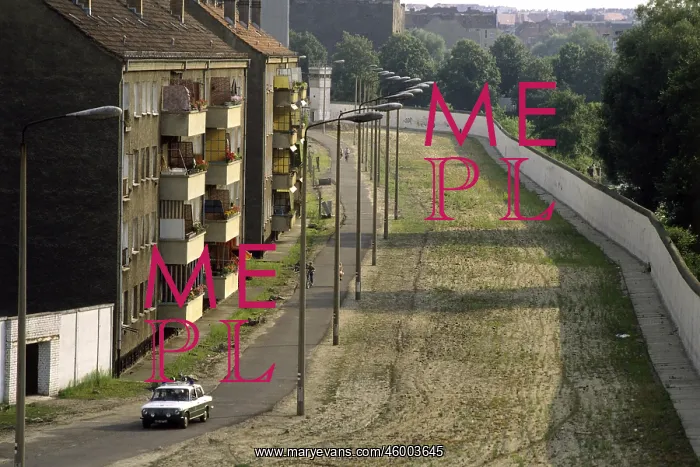 : Fall of the Berlin Wall : Fall of the Berlin Wall