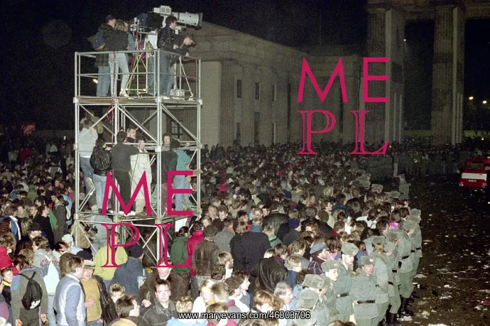 : Fall of the Berlin Wall : Fall of the Berlin Wall