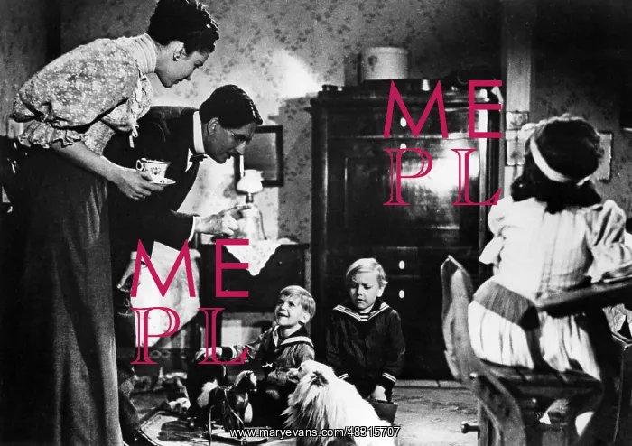 : Family, 1910 : Family, 1910