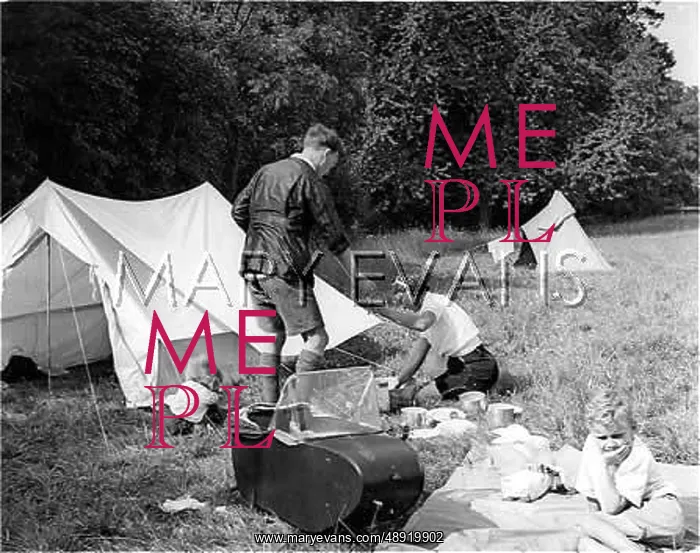 : FAMILY CAMPING HOLIDAY : FAMILY CAMPING HOLIDAY
