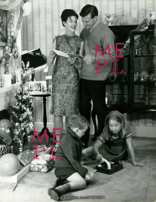 : FAMILY CHRISTMAS 1960S : FAMILY CHRISTMAS 1960S