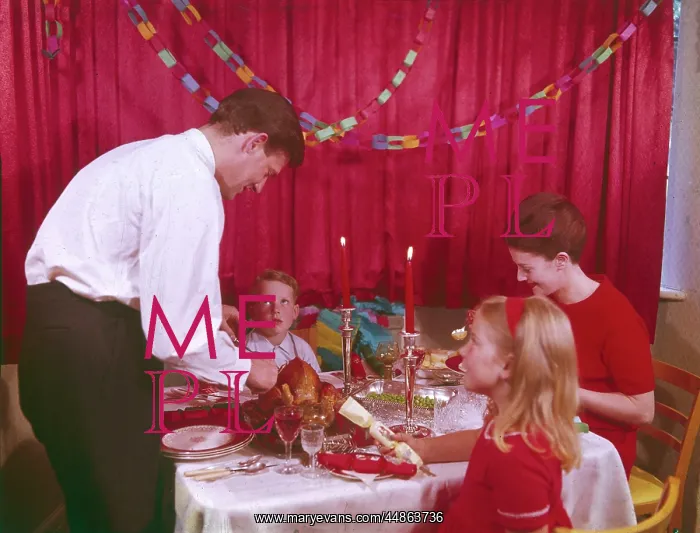 : FAMILY CHRISTMAS DINNER : FAMILY CHRISTMAS DINNER