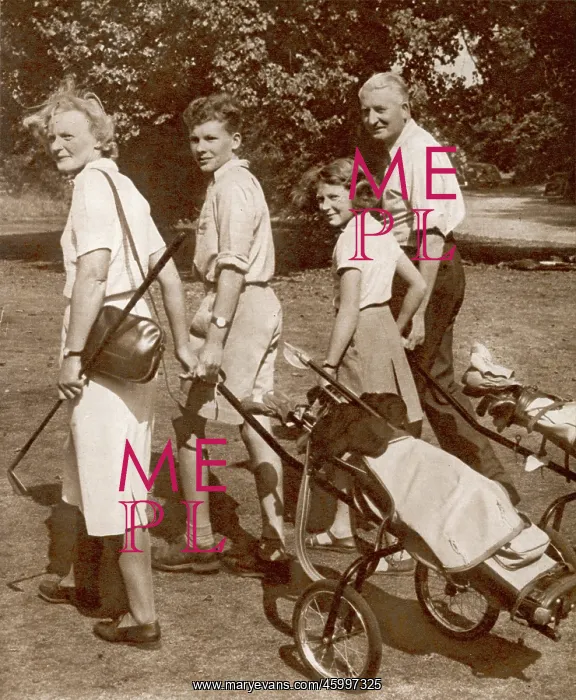 : FAMILY GOLF AT BURHILL : FAMILY GOLF AT BURHILL