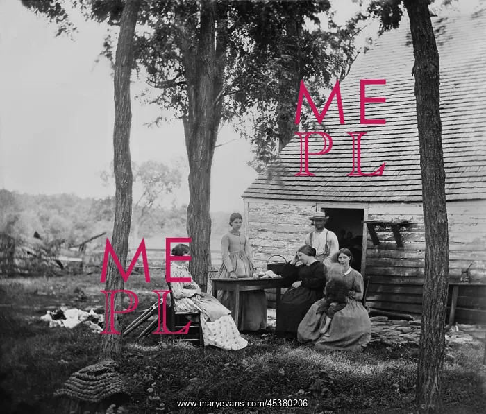 : Family group before the house in which Confederate : Family group before the house in which Confederate