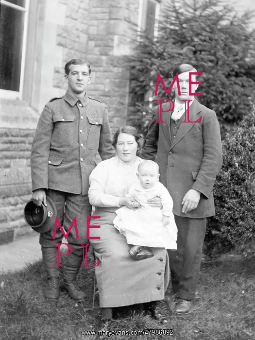 : Family group with man in uniform, First World War : Family group with man in uniform, First World War