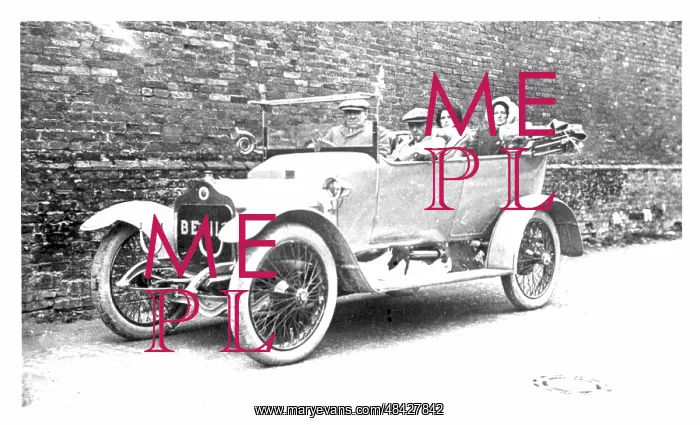 : Family outing in a tourer, possibly a Bianchini : Family outing in a tourer, possibly a Bianchini
