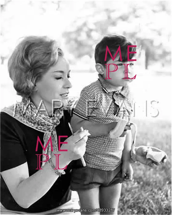 : FAMILY PICNIC : FAMILY PICNIC