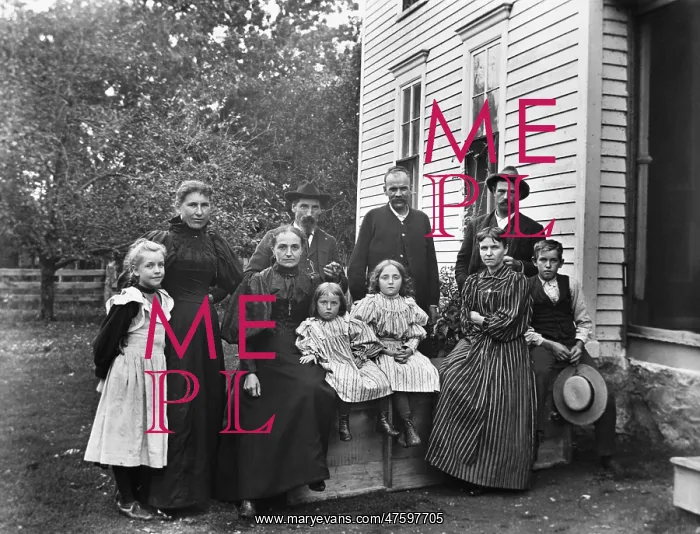  : Family Portrait, 1900