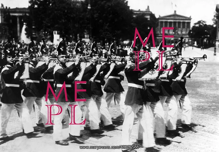 : Fanfare trumpeter, 1913 : Fanfare trumpeter, 1913