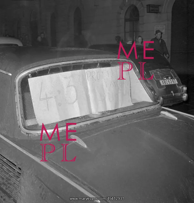 : Fans - car - poster, Wenceslas Square - celebration : Fans - car - poster, Wenceslas Square - celebration