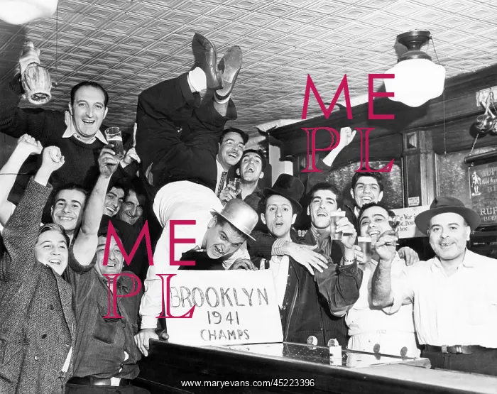 : Fans cheer a Brooklyn Dodgers Pennant Victory ? : Fans cheer a Brooklyn Dodgers Pennant Victory ?