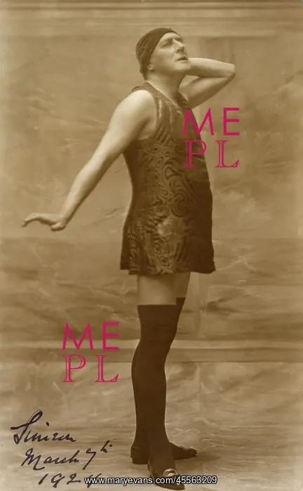: Fantastic Transvestite Performer : Fantastic Transvestite Performer
