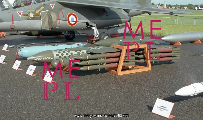 : Farnborough 92 ' Alpha-Jet weapons : Farnborough 92 ' Alpha-Jet weapons