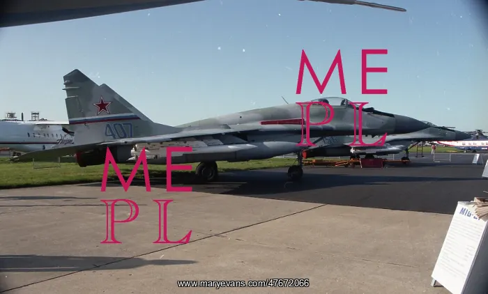 : Farnborough 92 - MiG-29S Blue 407 : Farnborough 92 - MiG-29S Blue 407