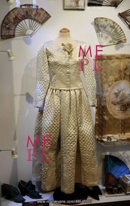: Fashion. 18th century. Classicism. Dress and accessories. Mu : Fashion. 18th century. Classicism. Dress and accessories. Mu