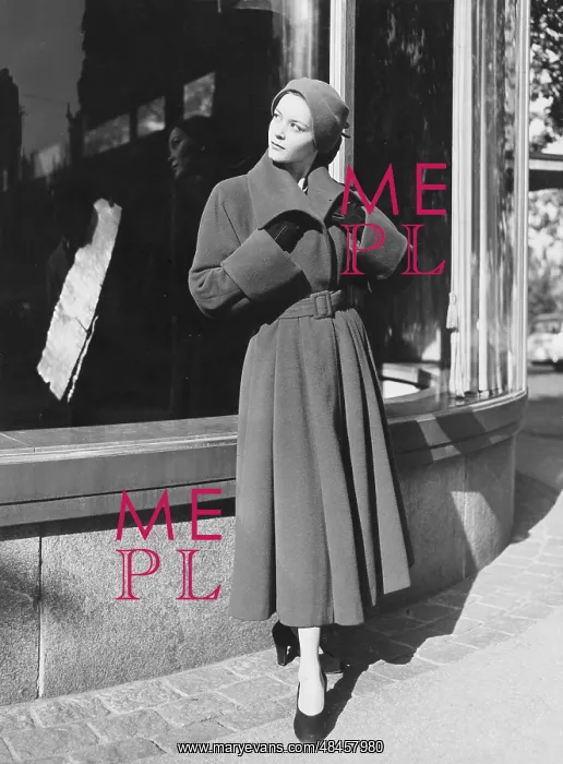 : FASHION - 1940S LADY : FASHION - 1940S LADY