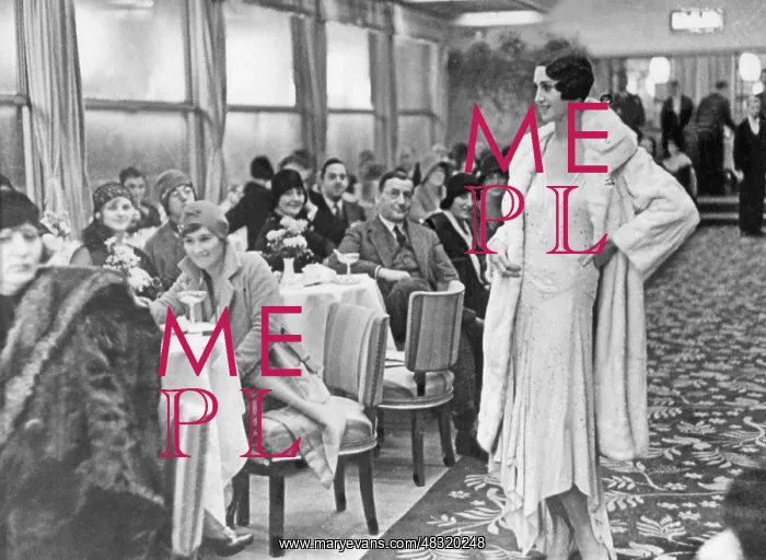 : Fashion show in Berlin, 1929 : Fashion show in Berlin, 1929