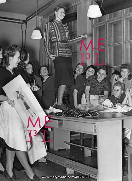 : Fashion school in Germany, 1941 : Fashion school in Germany, 1941