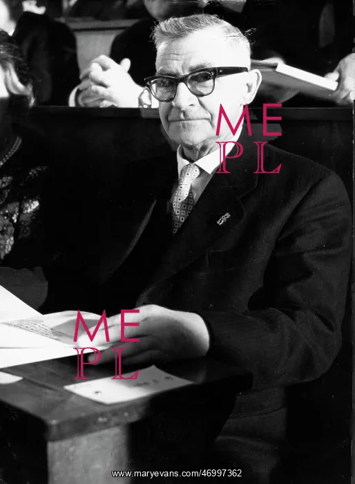 : Father of the Arriflex, August Arnold : Father of the Arriflex, August Arnold