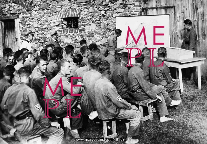 : Fatigue duty of men, 1933 : Fatigue duty of men, 1933