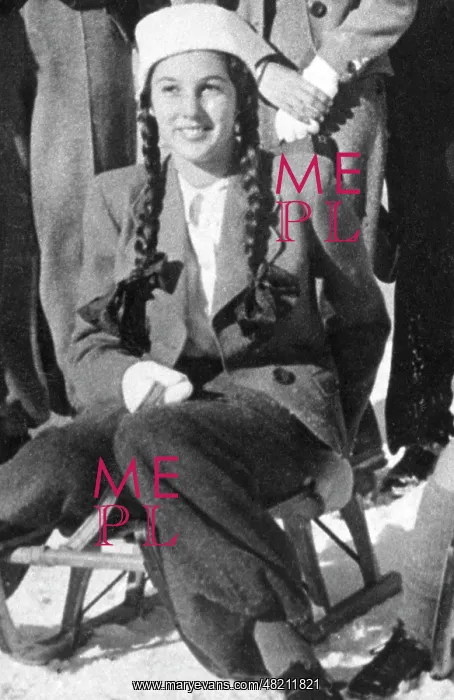 : Fawzia Pahlevi : Fawzia Pahlevi