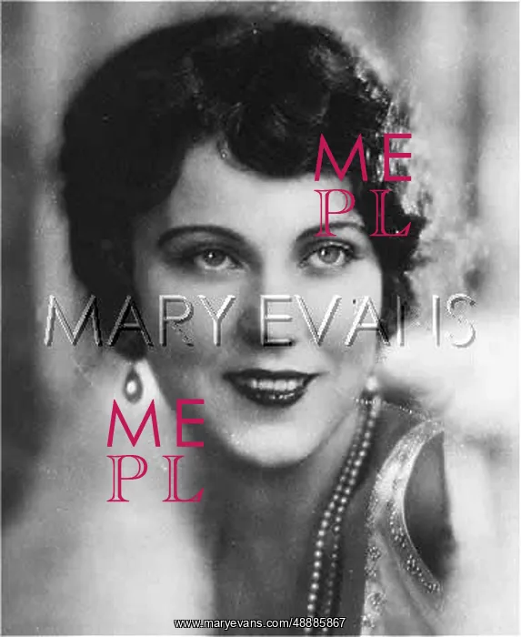 : FAY WRAY (1907 - 2004), American film actress, noted for her ability to scream loudly : FAY WRAY (1907 - 2004), American film actress, noted for her ability to scream loudly