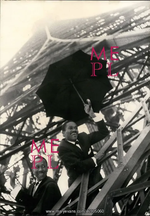 : Fayard and Harold, Harlem dancers, at Eiffel Tower, Paris : Fayard and Harold, Harlem dancers, at Eiffel Tower, Paris