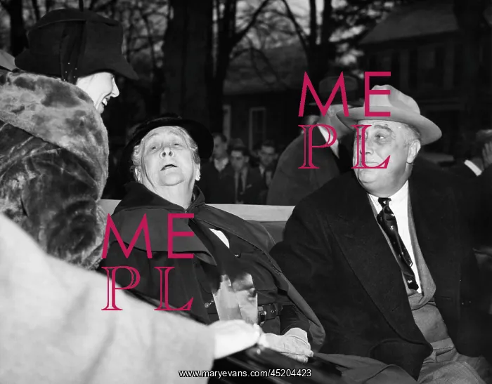 : FDR Presidency. From left: daughter of ? : FDR Presidency. From left: daughter of ?