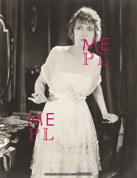 : Fearful woman : Fearful woman