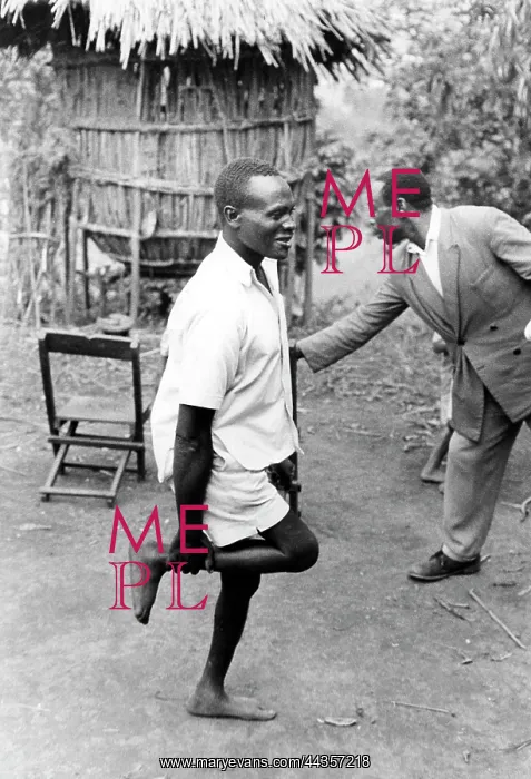 : February 1959 - Modern Miracle? - He shows his legs : February 1959 - Modern Miracle? - He shows his legs
