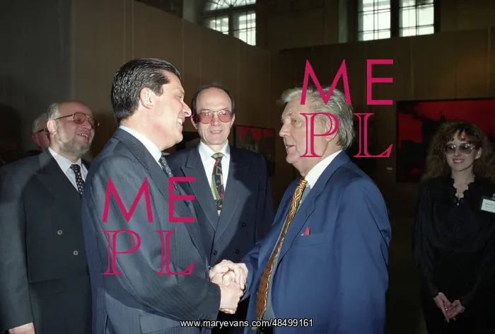 : Federico Mayor and Ilya Glazunov, 1994 : Federico Mayor and Ilya Glazunov, 1994