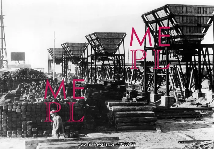 : Feed hoppers at the harbour, 1942 : Feed hoppers at the harbour, 1942