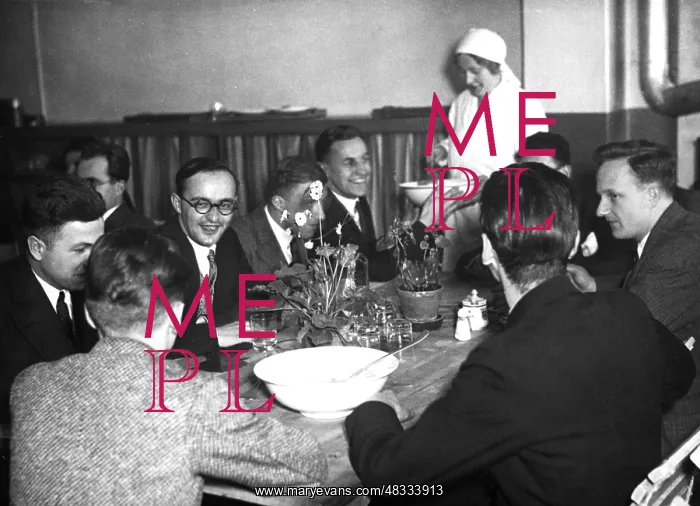 : Feeding of engineers, 1932 : Feeding of engineers, 1932